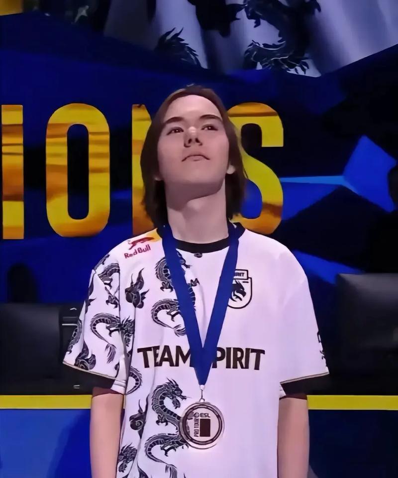 LPL 明天的首发阵容： TANGYUAN 对阵 Care 在 SOLO 比赛中， Xiaoxu 对阵 sheer 在上路