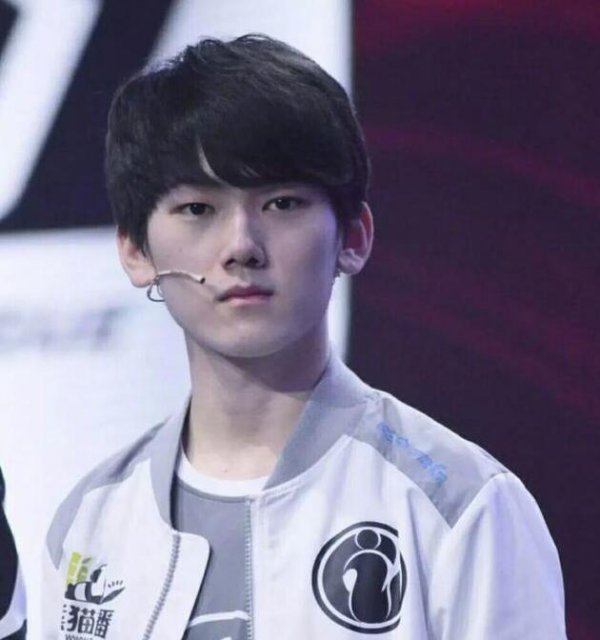 OG , Imperial , 9z , 和 venom 资格获得 Thunderpick 世界锦标赛 2025